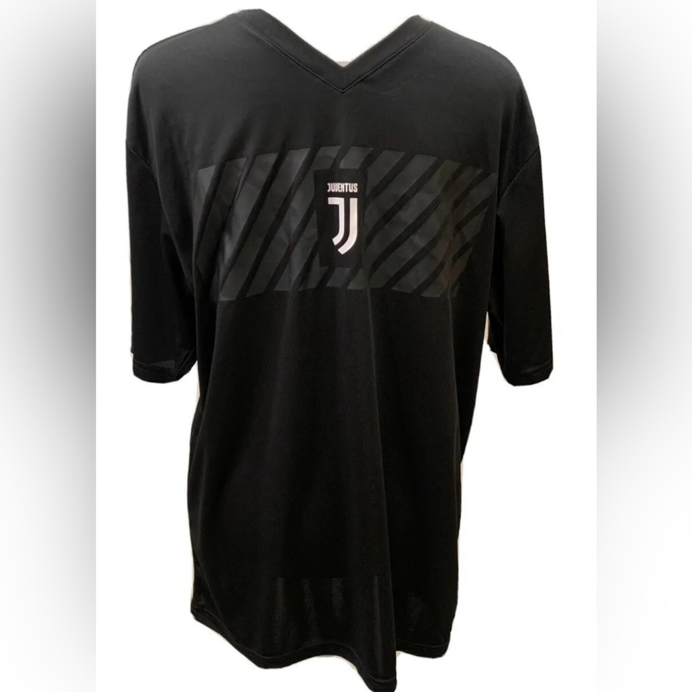 FC Juventus Training Poly Jersey  Shirt Black & White Size Medium NWT